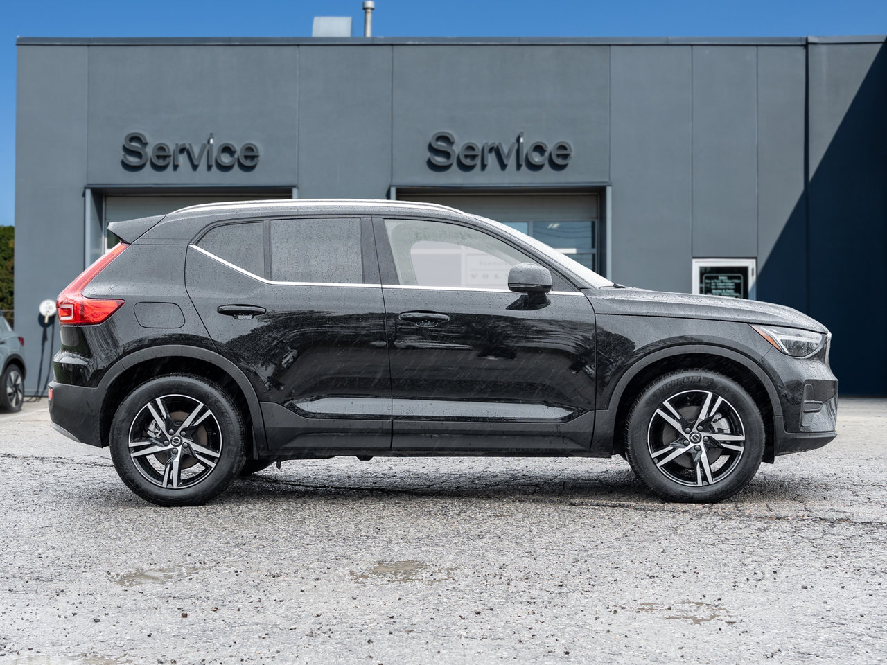 Volvo XC40 B5 AWD Core  CPOM RATE 3.49%* UP TO 84 MONTH 2025-4