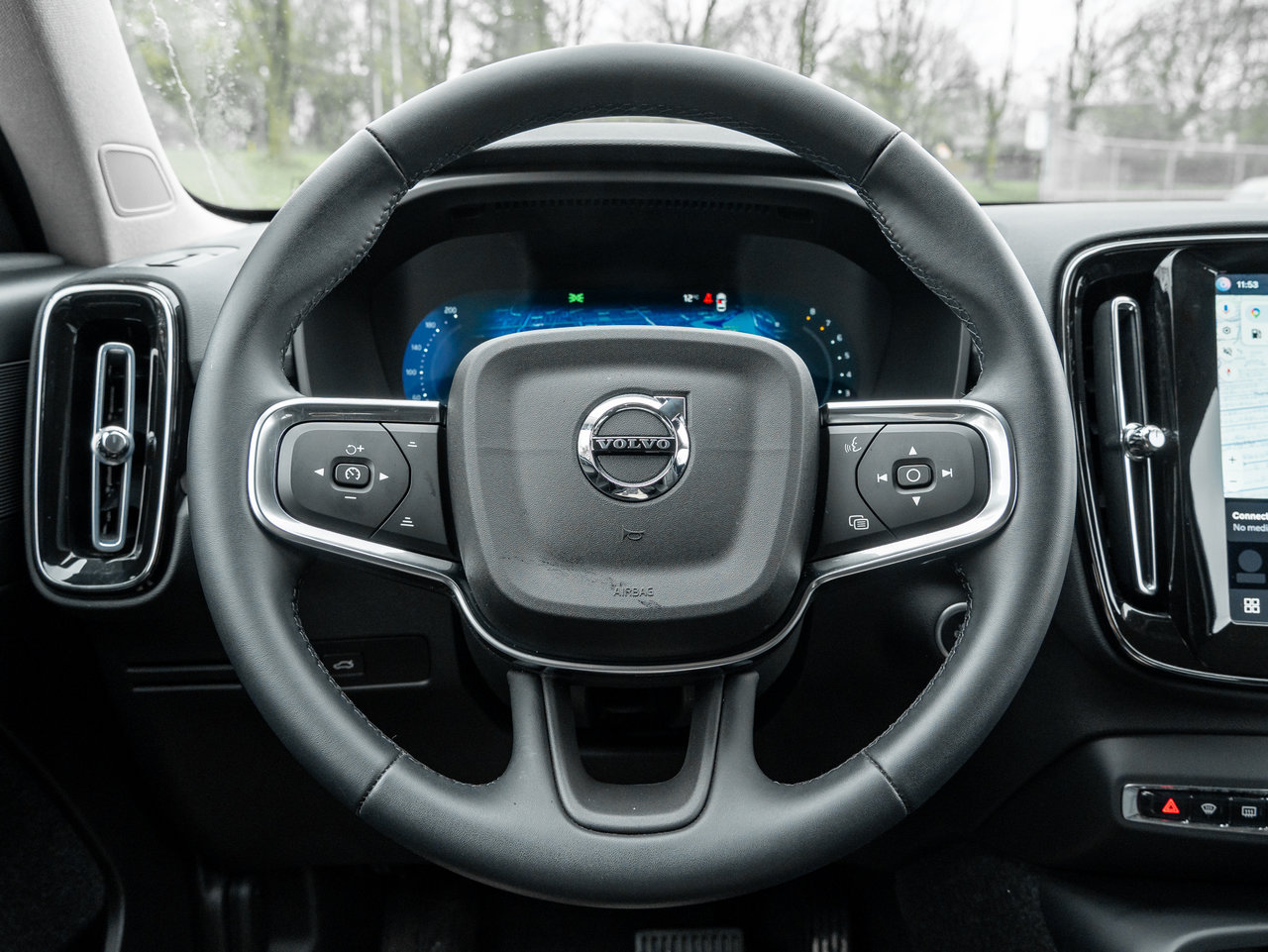 Volvo XC40 B5 AWD Core  CPO FIN RATE 3.49%*(84 MONTH) 2025-7