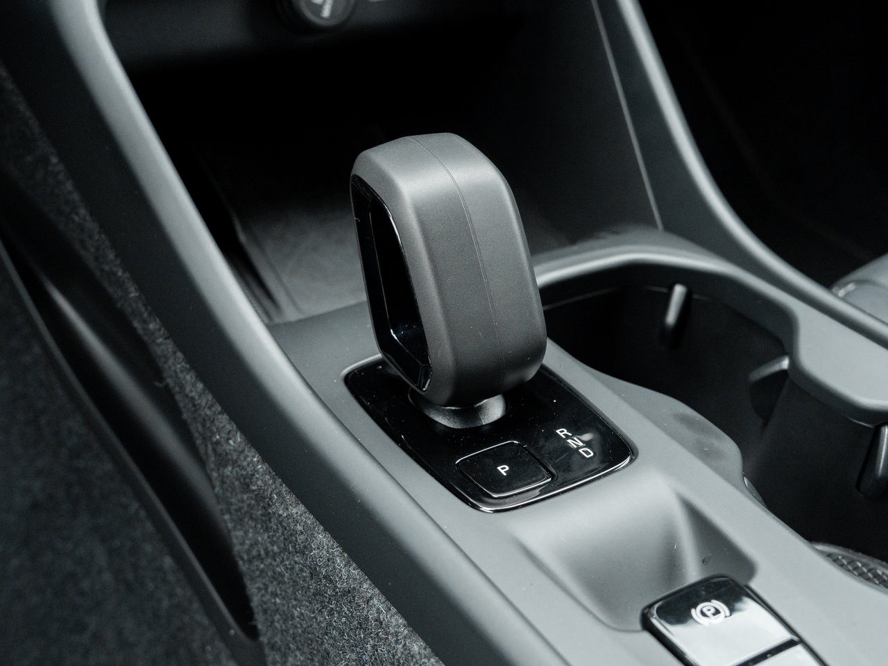 Volvo XC40 B5 AWD Core  CPO FIN RATE 3.49%*(84 MONTH) 2025-14