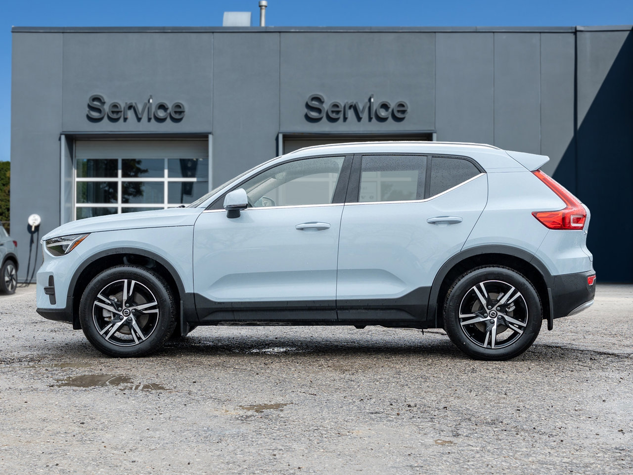 Volvo XC40 B5 AWD Core  CPO FIN RATE 3.49%*(84 MONTH) 2025-2