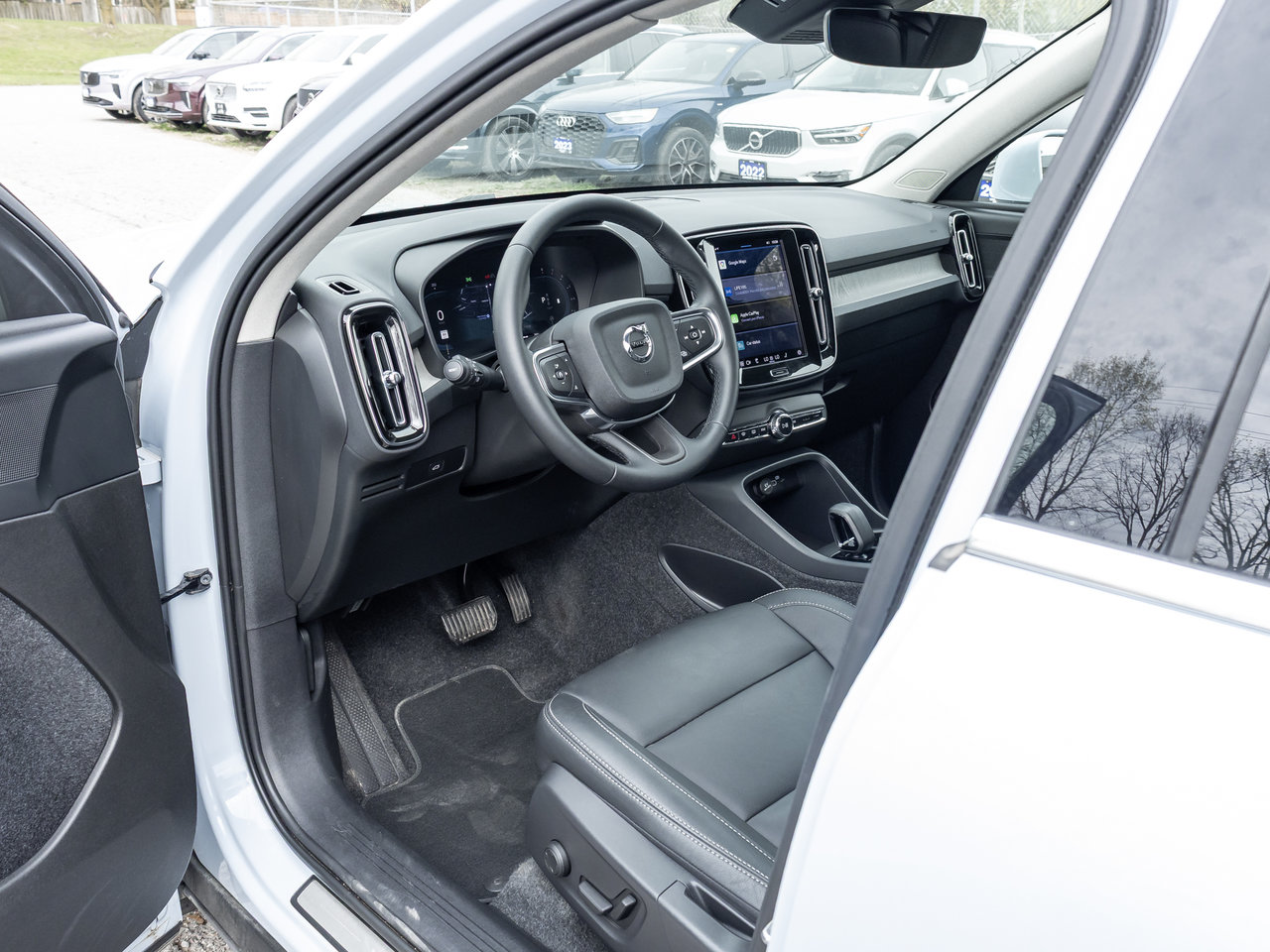 Volvo XC40 B5 AWD Core  CPO FINANCE RATE 3.49%* (84M) 2025-6