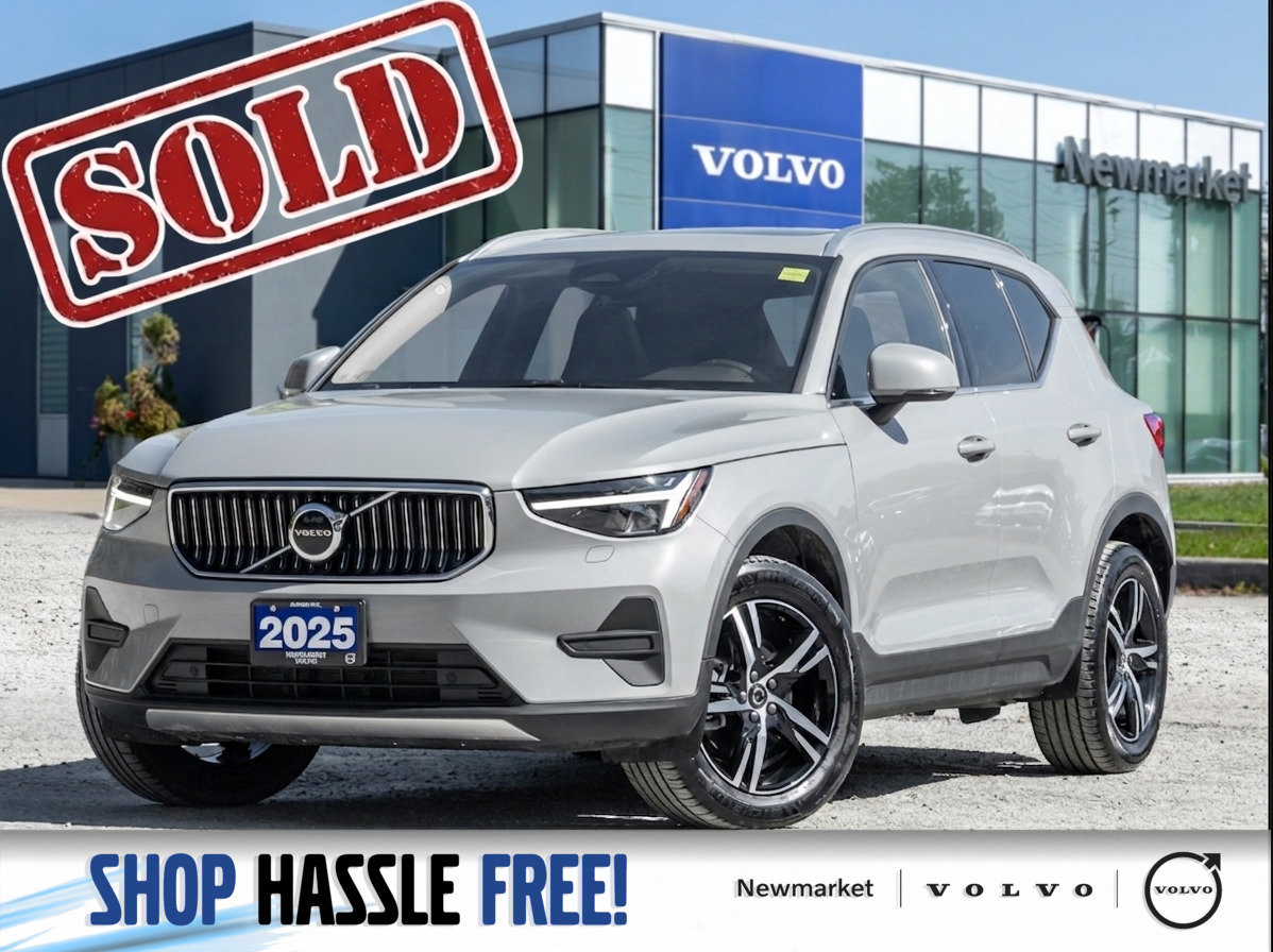2025 Volvo XC40 B5 AWD Bright Theme  SUPER LOW KM  POWER PANO ROOF-0