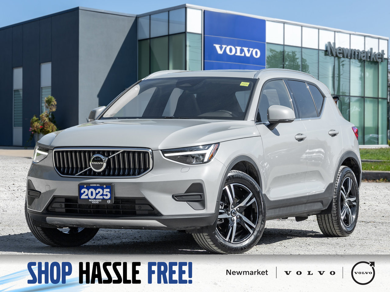 2025 Volvo XC40 B5 AWD Bright Theme  SUPER LOW KM  POWER PANO ROOF-0