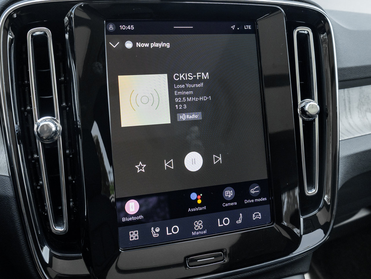 2025 Volvo XC40 B5 AWD Core  POWER PANO ROOF  FINANCE RATE 3.49%*-18