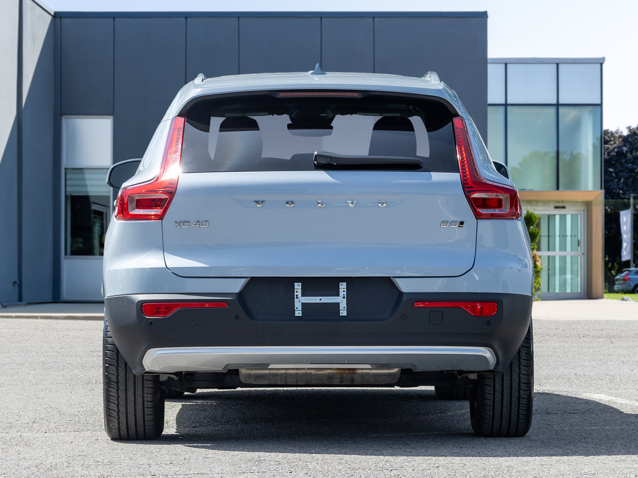 2025 Volvo XC40 B5 AWD Core  POWER PANO ROOF  FINANCE RATE 3.49%*-5