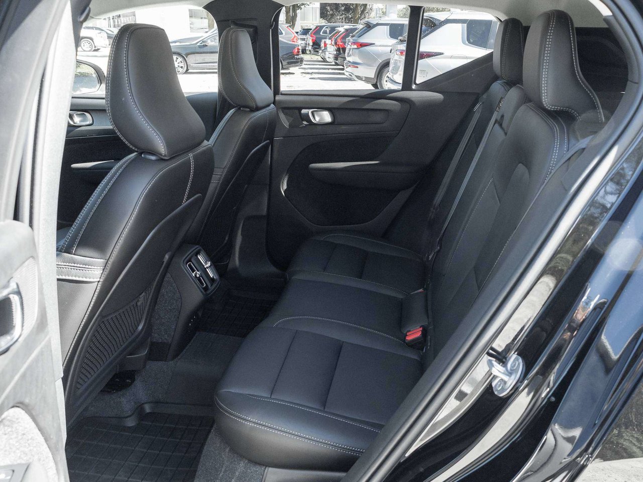 2025 Volvo XC40 PLUS^NOT Ex-Daily Rental^OFF LEASE^Rate fr 2.99%*-23