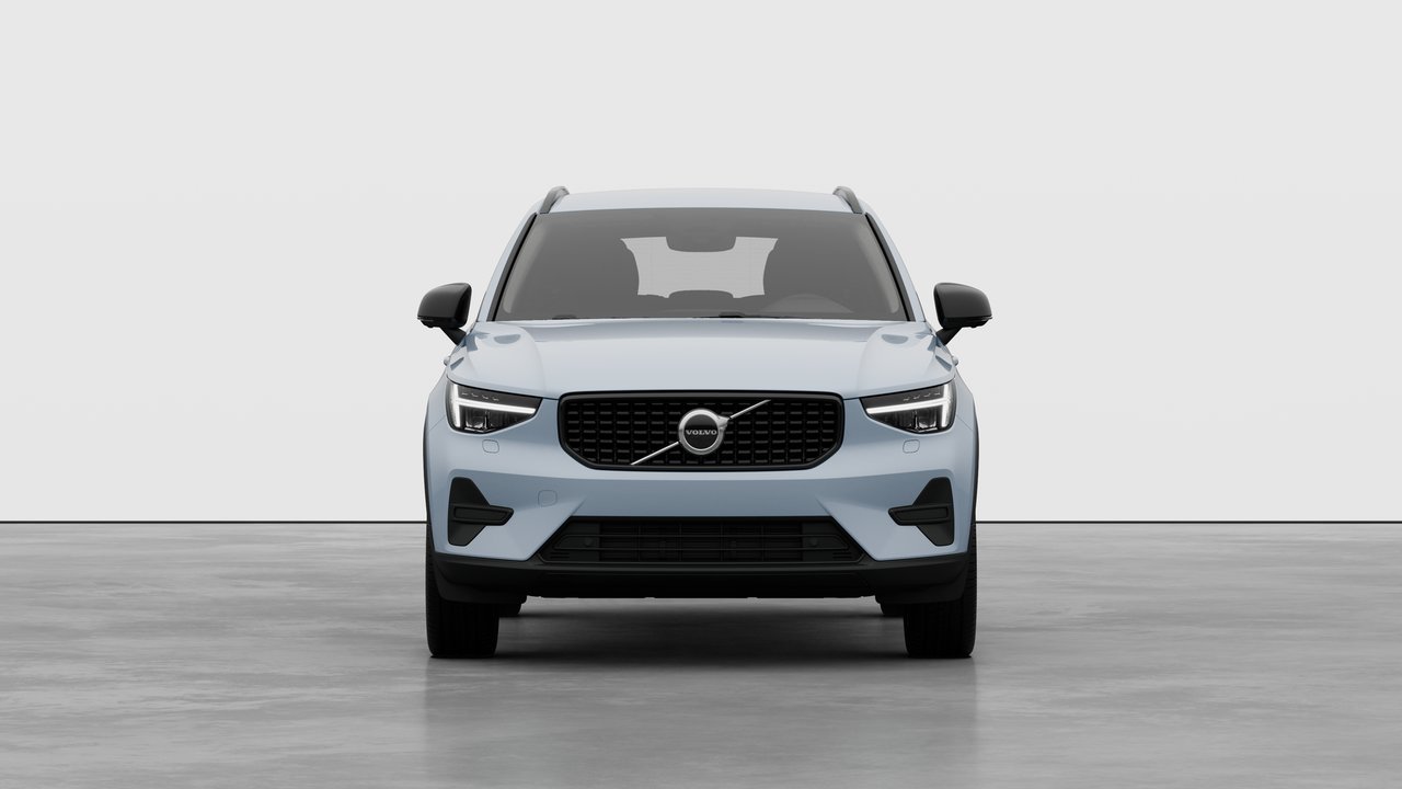 2026 Volvo XC40 B5 AWD Core Dark Theme-4