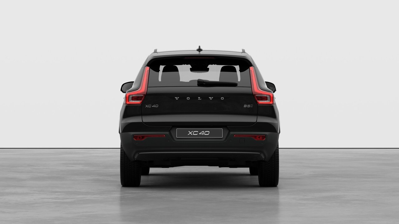 2026 Volvo XC40 B5 AWD Core Dark Theme-5