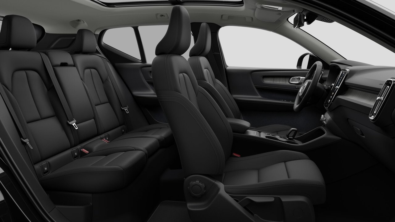 2026 Volvo XC40 B5 AWD Core Dark Theme-12