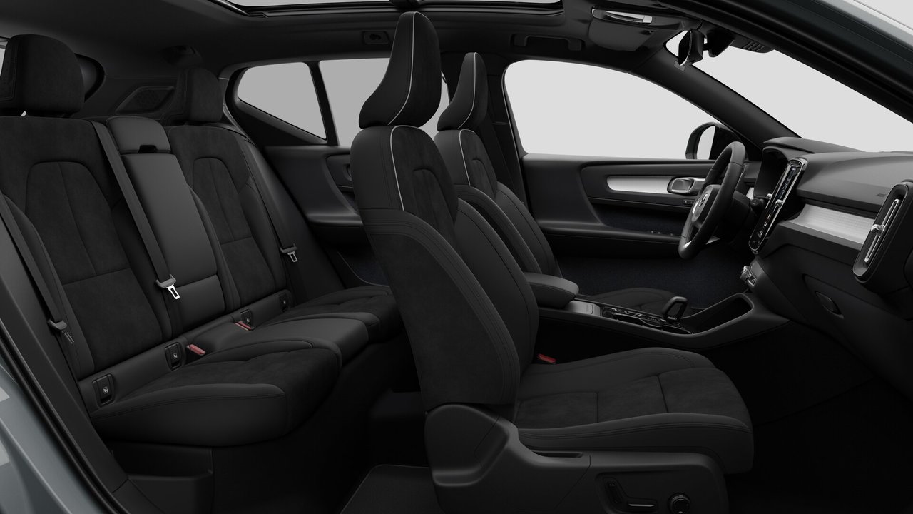 2026 Volvo XC40 B5 AWD Ultra Black Edition-12