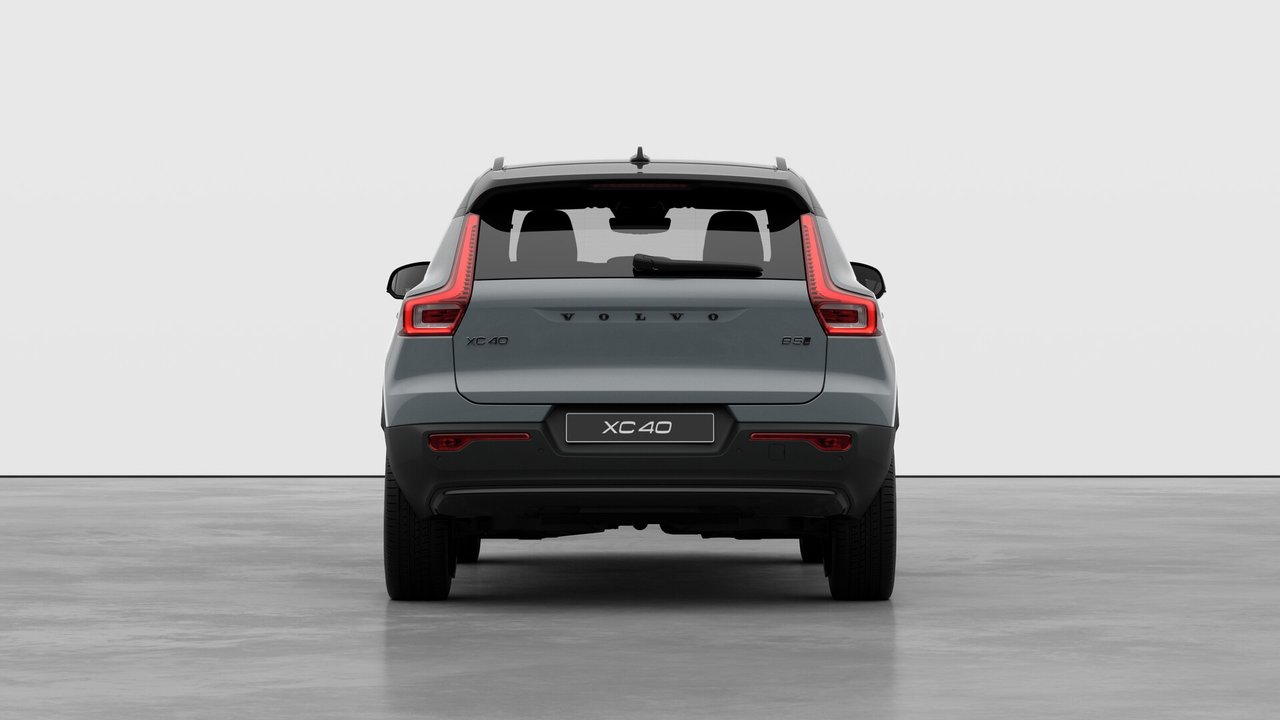 2026 Volvo XC40 B5 AWD Ultra Black Edition-5