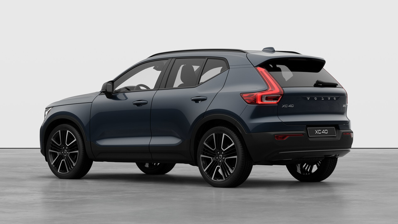 2026 Volvo XC40 B5 AWD Ultra Dark Theme-1