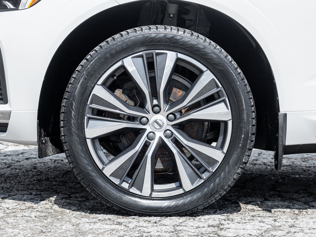 Volvo XC60 Plug-In Hybrid T8 eAWD PHEV Inscription Exp  NEW TIRES & BRAKES 2022-4