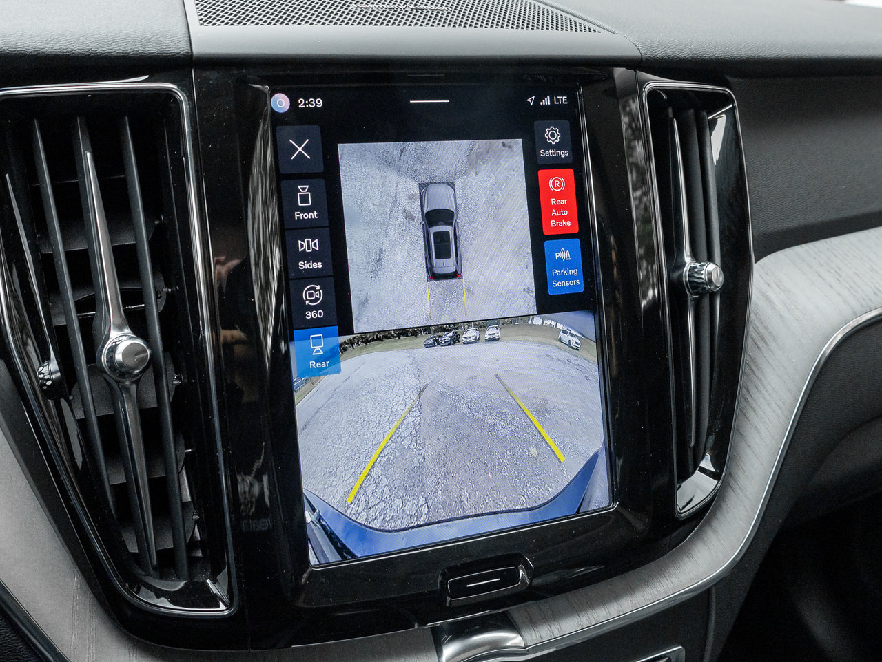 2025 Volvo XC60 Plug-In Hybrid T8 AWD Plus Dark Theme  LOW KM  CPO RATE FR 3.49%*-13