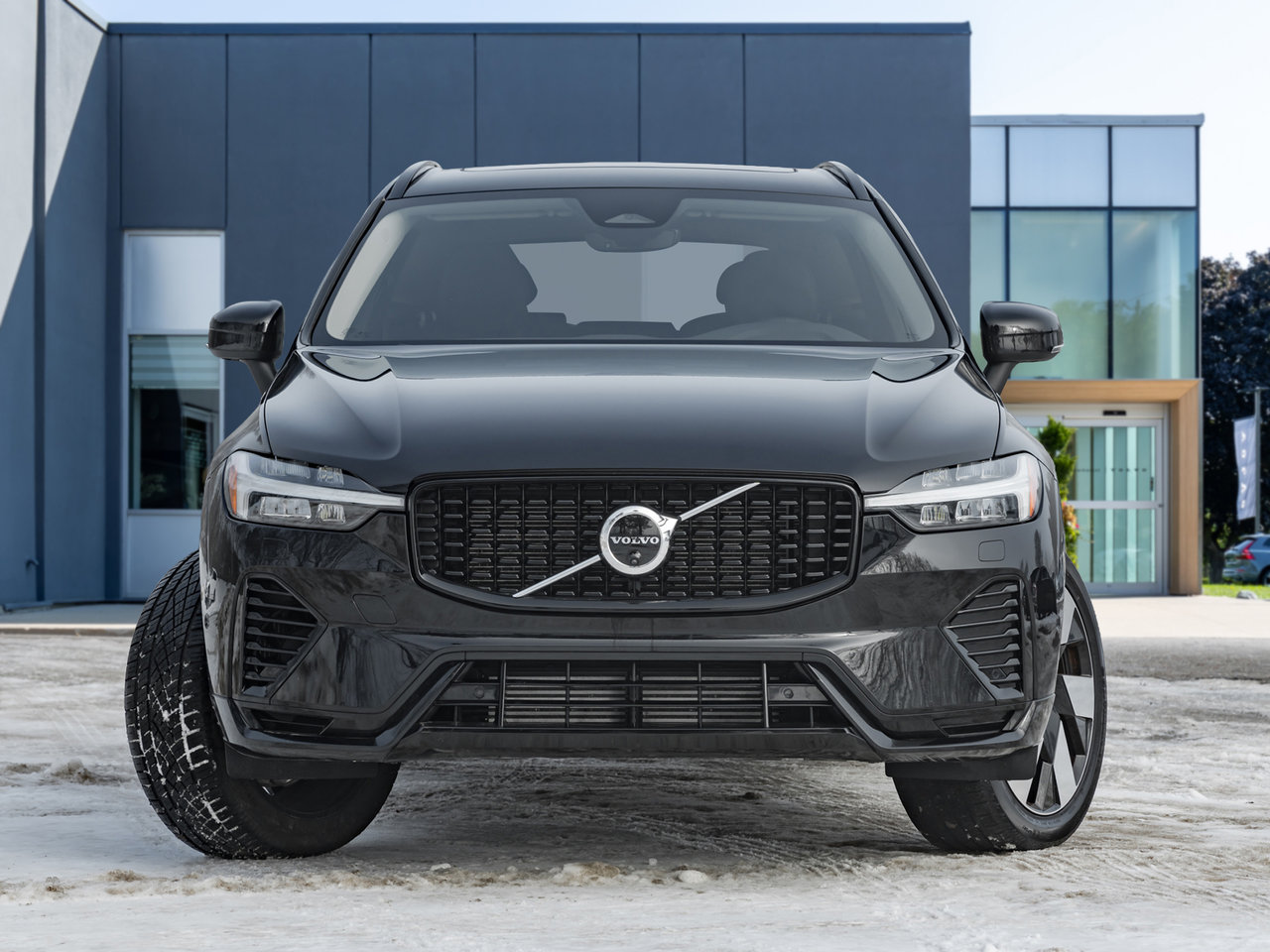 2025 Volvo XC60 Plug-In Hybrid T8 AWD Plus Dark Theme  LOW KM  CPO RATE FR 3.49%*-1