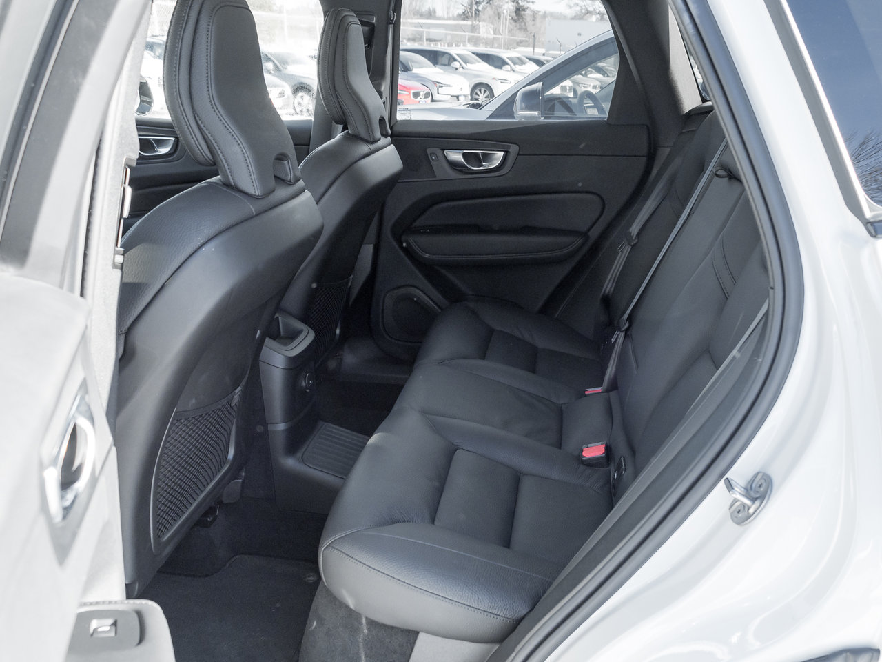 Volvo XC60 Plug-In Hybrid T8 AWD Plus Dark Theme  CPO FINANCE RATE FR 3.49%* 2025-20