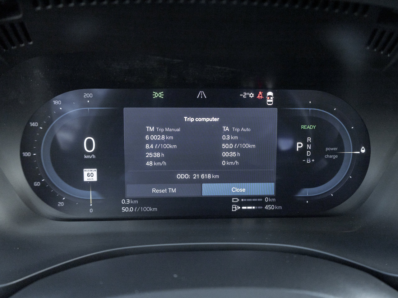 Volvo XC60 Plug-In Hybrid T8 AWD Plus Dark Theme  CPO FINANCE RATE FR 3.49%* 2025-8