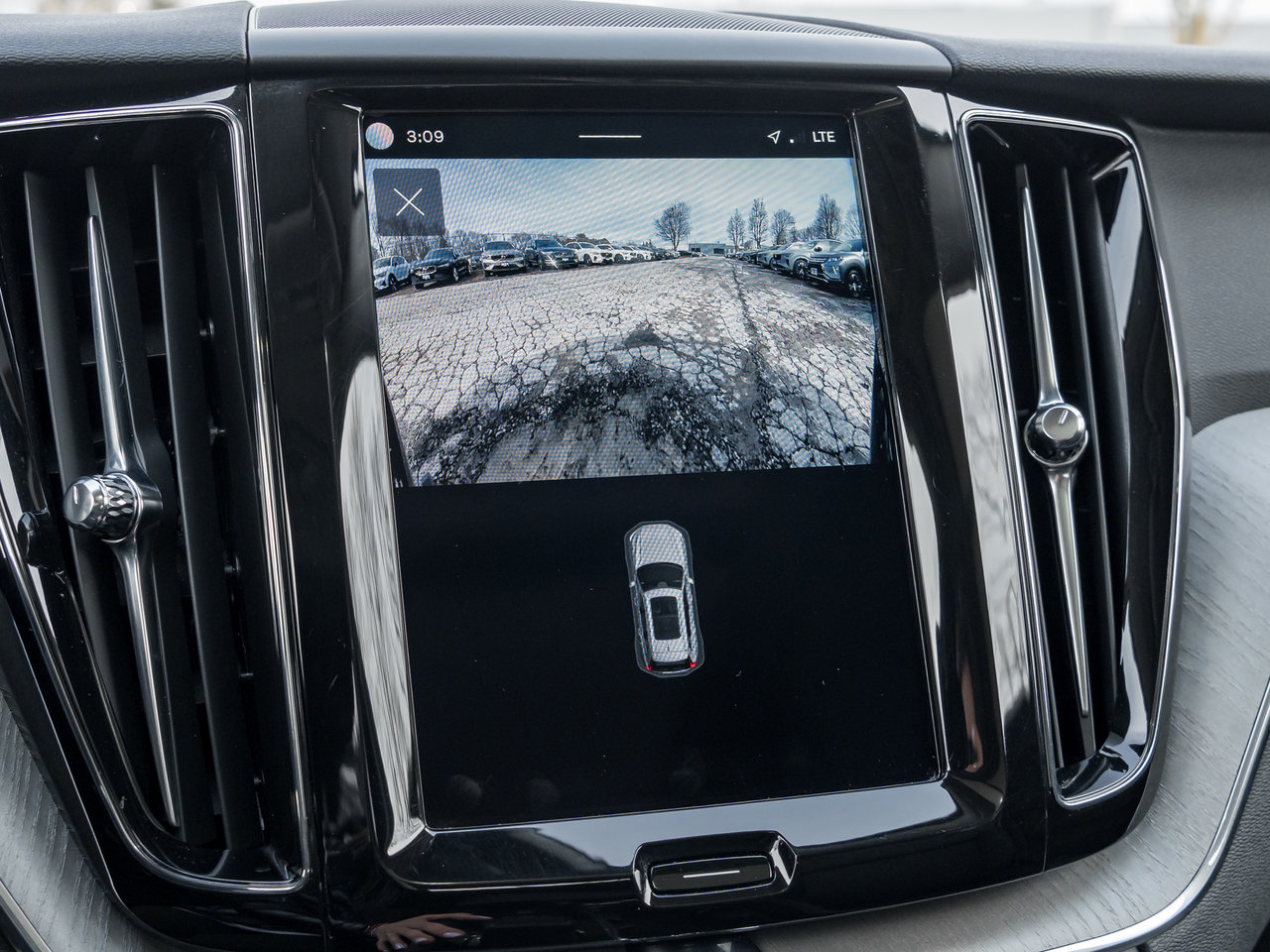 2025 Volvo XC60 Plug-In Hybrid T8 AWD PLUS  PLUG IN HYBRID  CPO RATE FROM 3.49%*-13