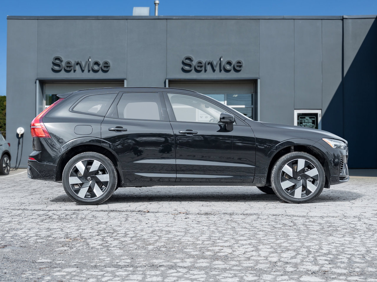 2025 Volvo XC60 Plug-In Hybrid T8 AWD PLUS  PLUG IN HYBRID  CPO RATE FROM 3.49%*-5