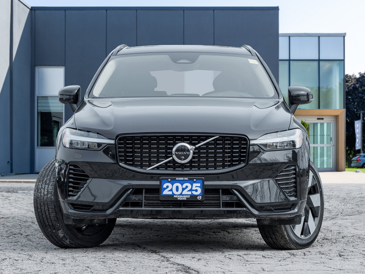2025 Volvo XC60 Plug-In Hybrid T8 AWD PLUS  PLUG IN HYBRID  CPO RATE FROM 3.49%*-1