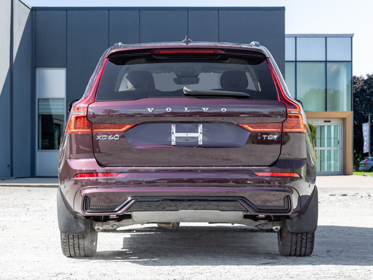 2026 Volvo XC60 Plug-In Hybrid T8 AWD Ultra Dark Theme  EXEC DEMO  LIKE NEW-6