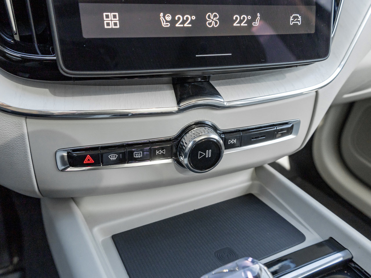 2026 Volvo XC60 Plug-In Hybrid T8 AWD Ultra Dark Theme  EXEC DEMO  LIKE NEW-19