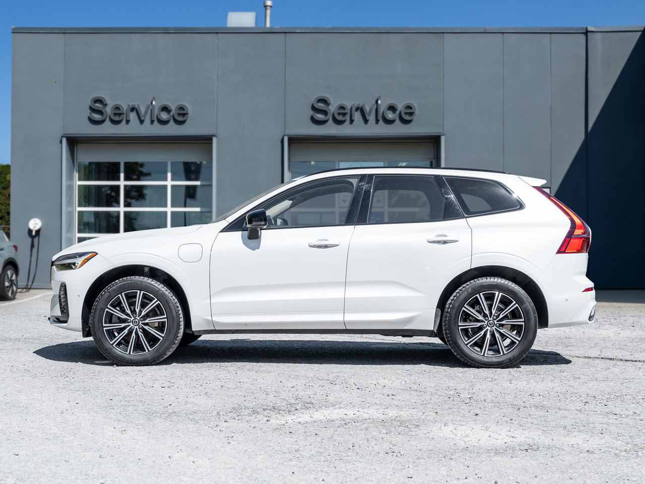 2026 Volvo XC60 Plug-In Hybrid T8 AWD Ultra Dark Theme-2