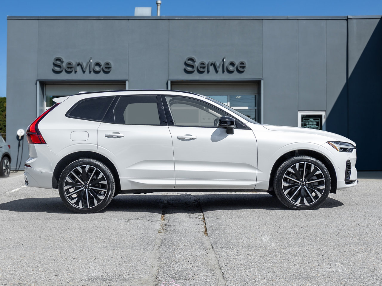 2026 Volvo XC60 Plug-In Hybrid T8 AWD ULTRA  21 ALLOY WHEELS  BOWER & WILKINS-4