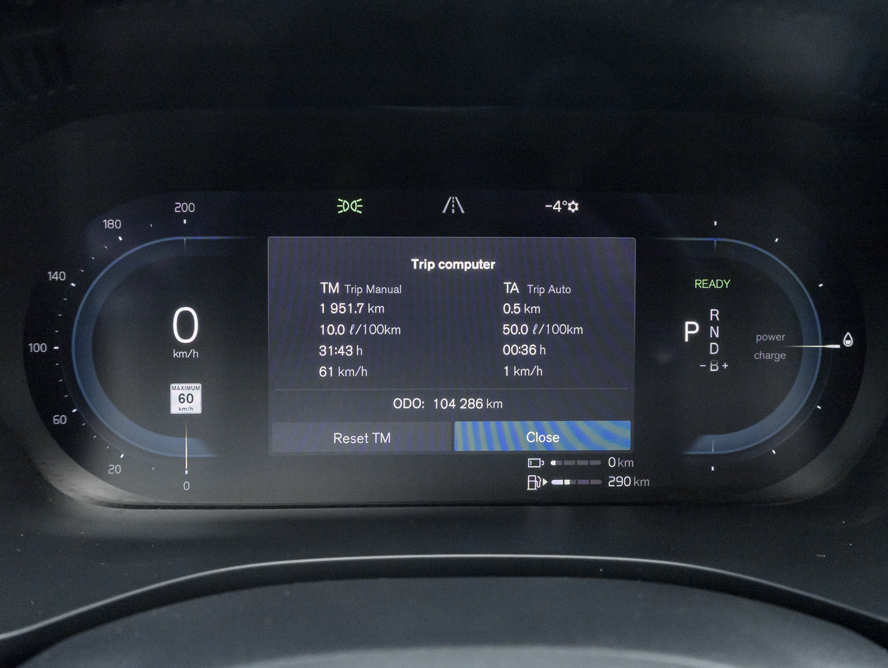 2022 Volvo XC60 Recharge T8 eAWD PHEV R-Design  EXTENDED RANGE  NEW TIRES-8