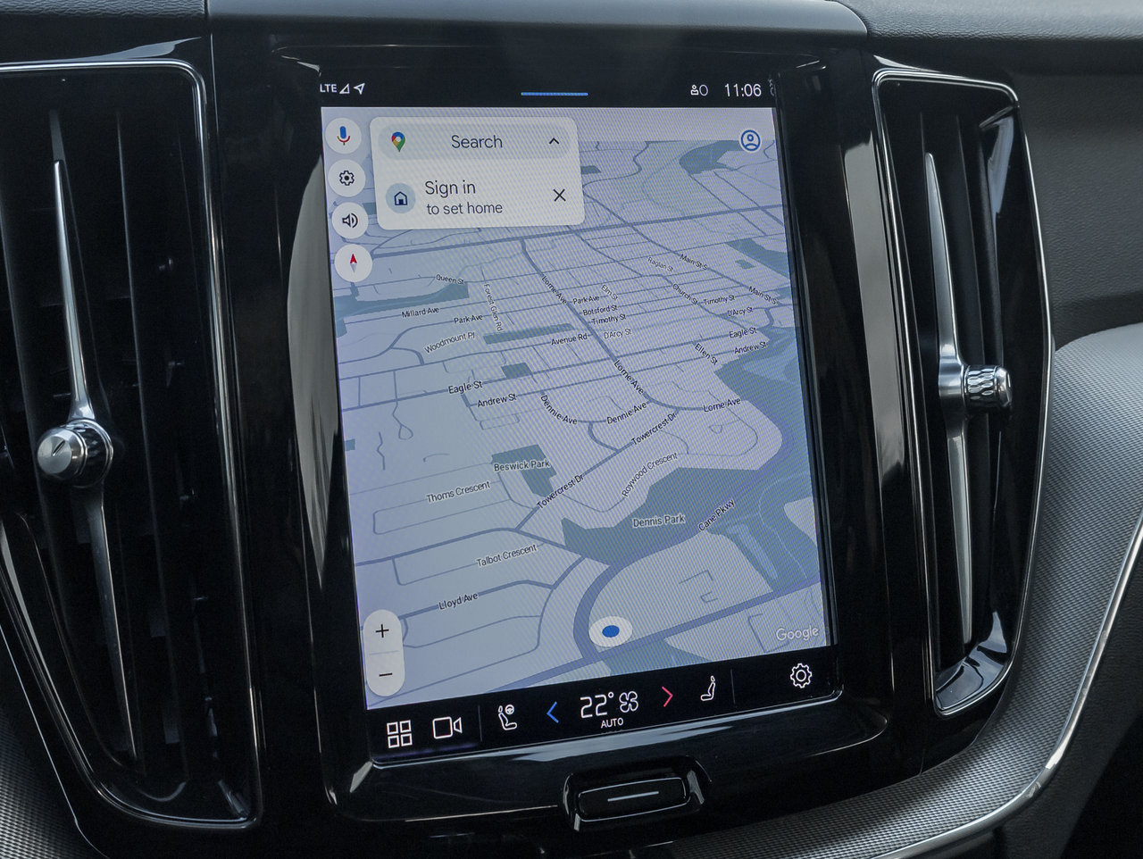 2022 Volvo XC60 Recharge T8 eAWD PHEV R-Design  EXTENDED RANGE  NEW TIRES-9