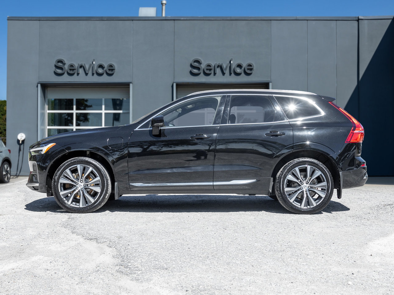 2022 Volvo XC60 Recharge T8 eAWD PHEV INSCRIPTION  B & WILKINS  HUD-2