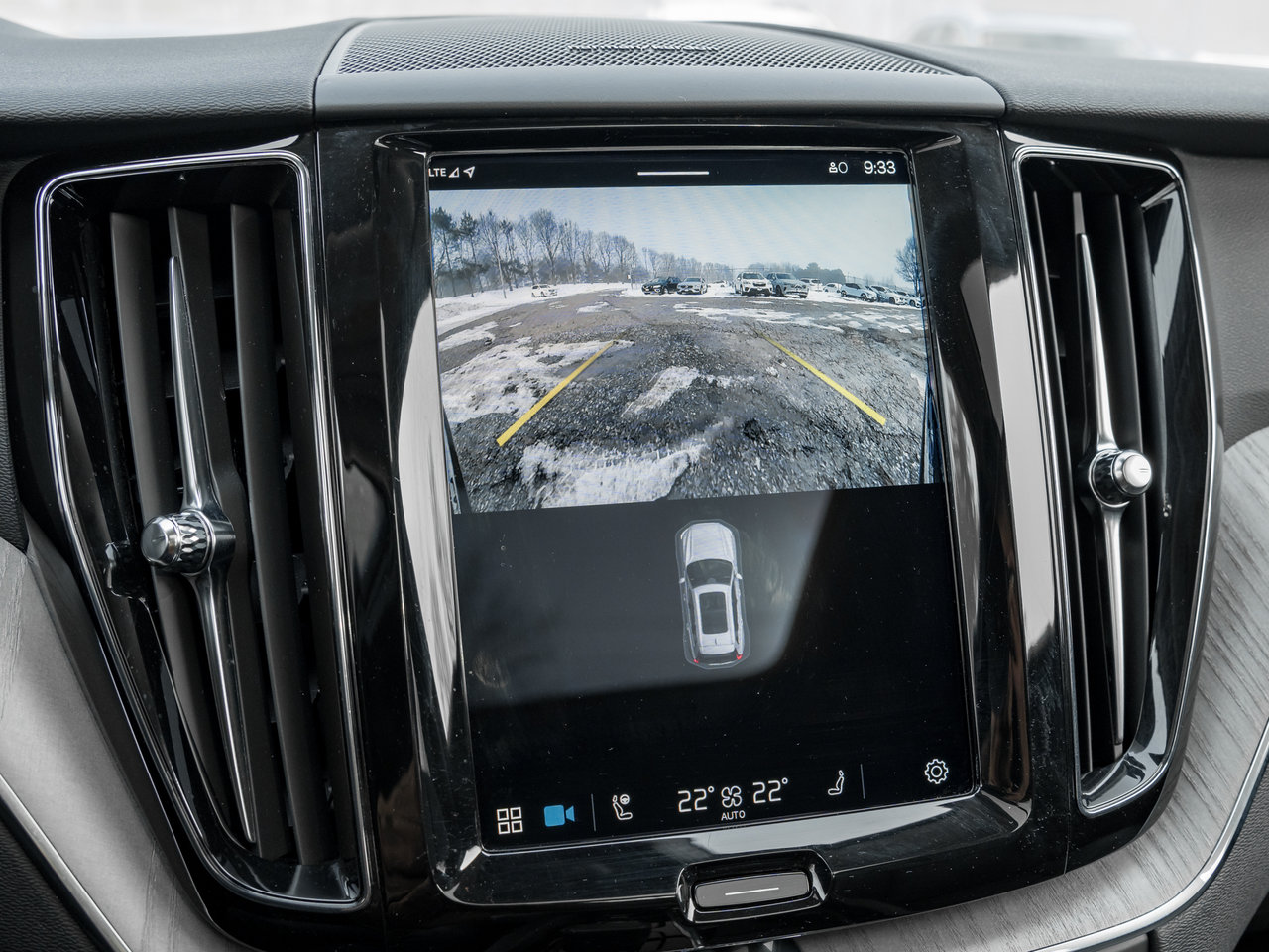 Volvo XC60 Recharge T8 AWD Plus Dark Theme  LOW KM  CPO RATE FR 3.49%* 2025-15