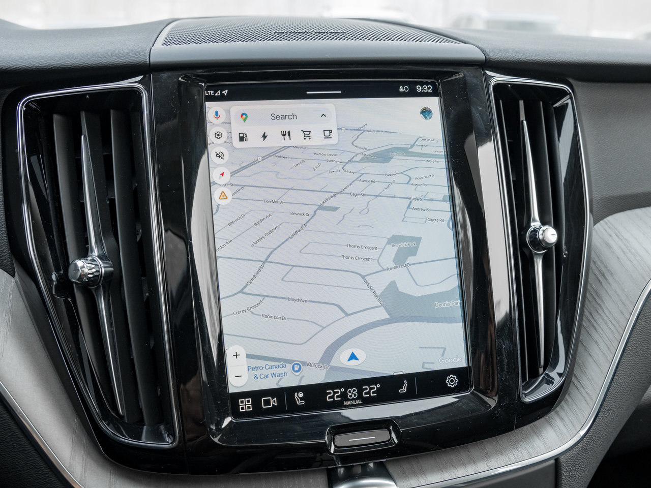 Volvo XC60 Recharge T8 AWD Plus Dark Theme  LOW KM  CPO RATE FR 3.49%* 2025-13