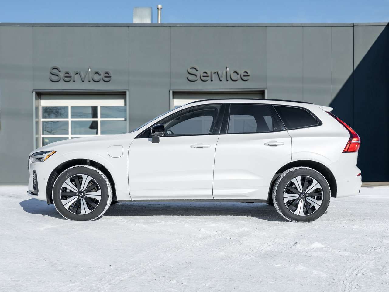 2025 Volvo XC60 Recharge T8 AWD Plus  HYBRID  ELIMINATION RANGE ANXIETY-2