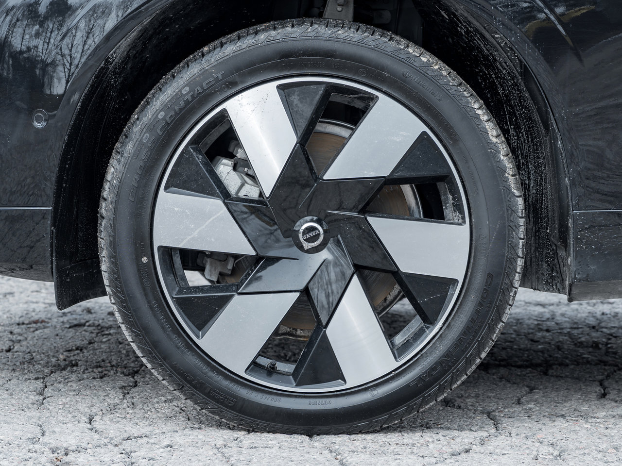 2025 Volvo XC60 Recharge T8 AWD PLUS  PLUG IN HYBRID  20 ALLOY WHEELS  CPO-4