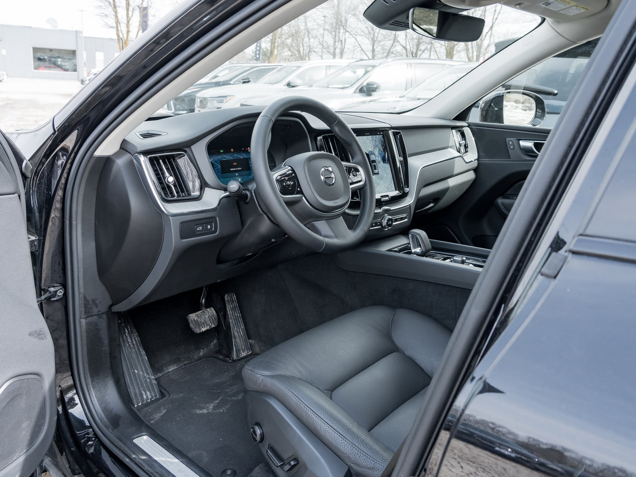 2025 Volvo XC60 Recharge T8 AWD PLUS  PLUG IN HYBRID  20 ALLOY WHEELS  CPO-7