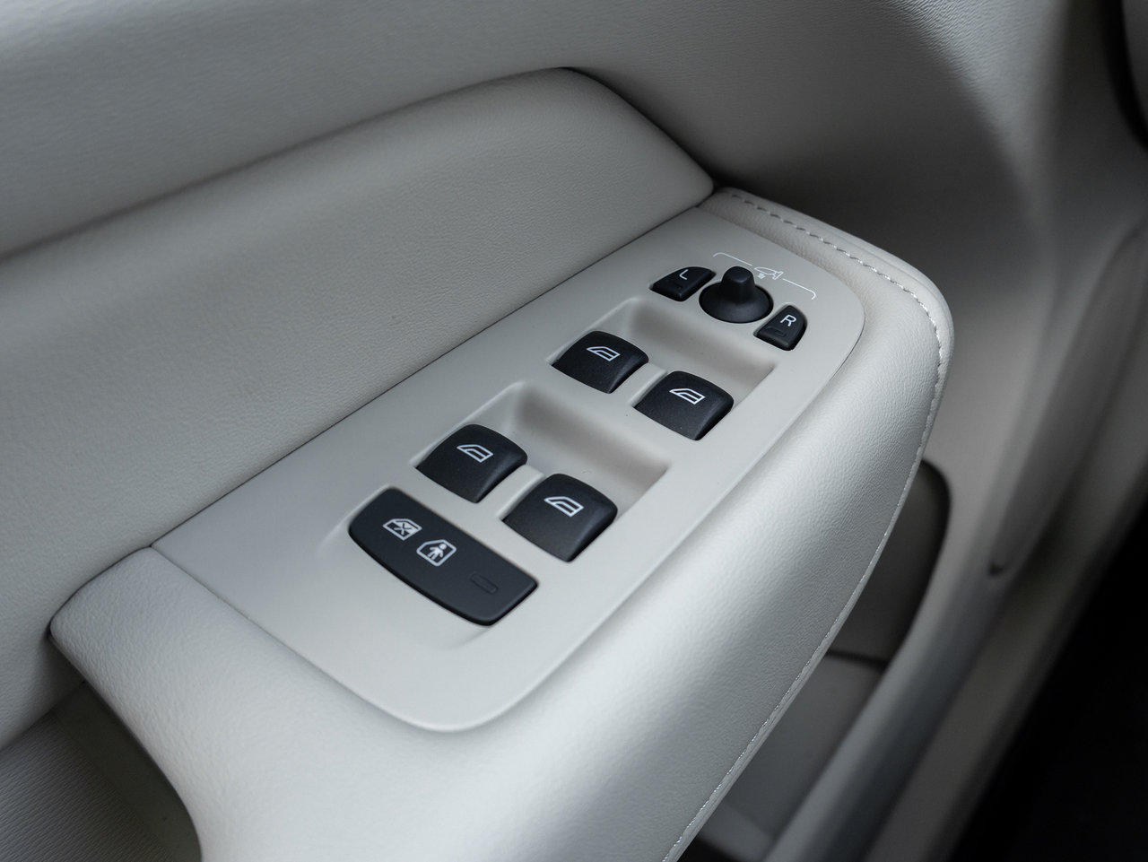 2026 Volvo XC60 Recharge T8 AWD ULTRA  PLUG-IN HYBRID  BOWERS & WILKINS-14