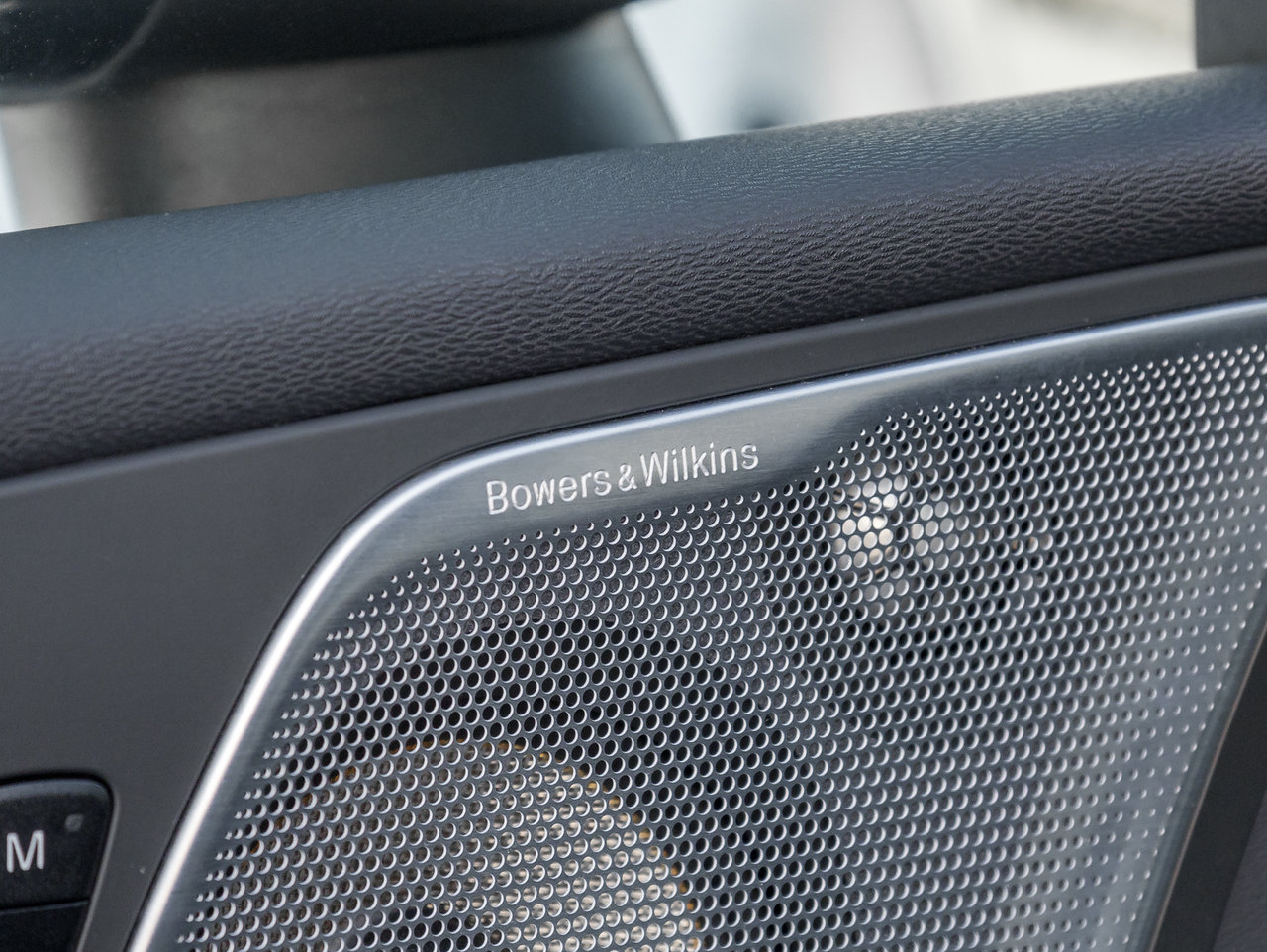 Volvo XC60 B6 AWD INSCRIPTION-BOWERS & WILKINS-CPO-OFF LEASE 2022-13