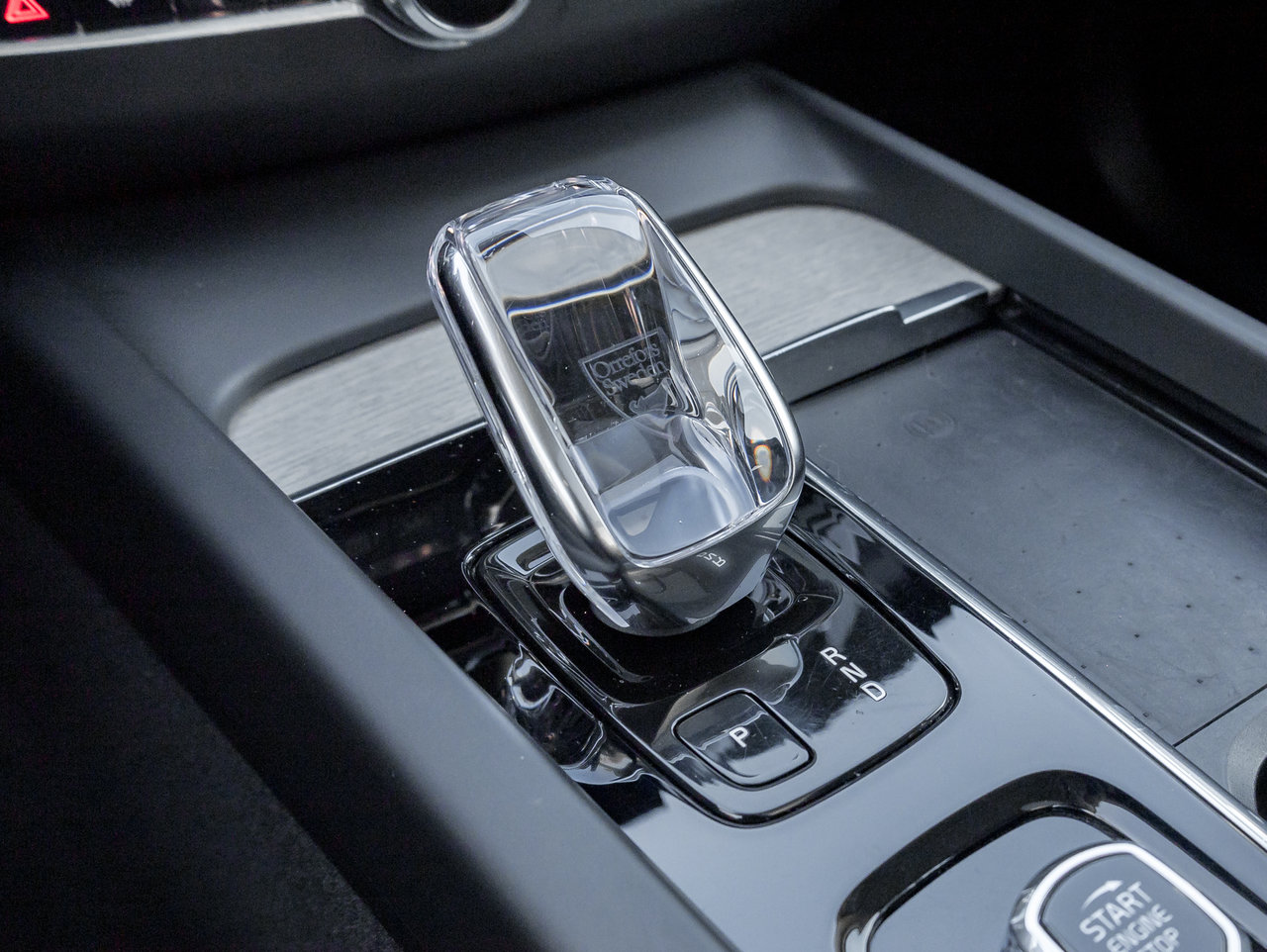 Volvo XC60 B6 AWD INSCRIPTION-BOWERS & WILKINS-CPO-OFF LEASE 2022-14