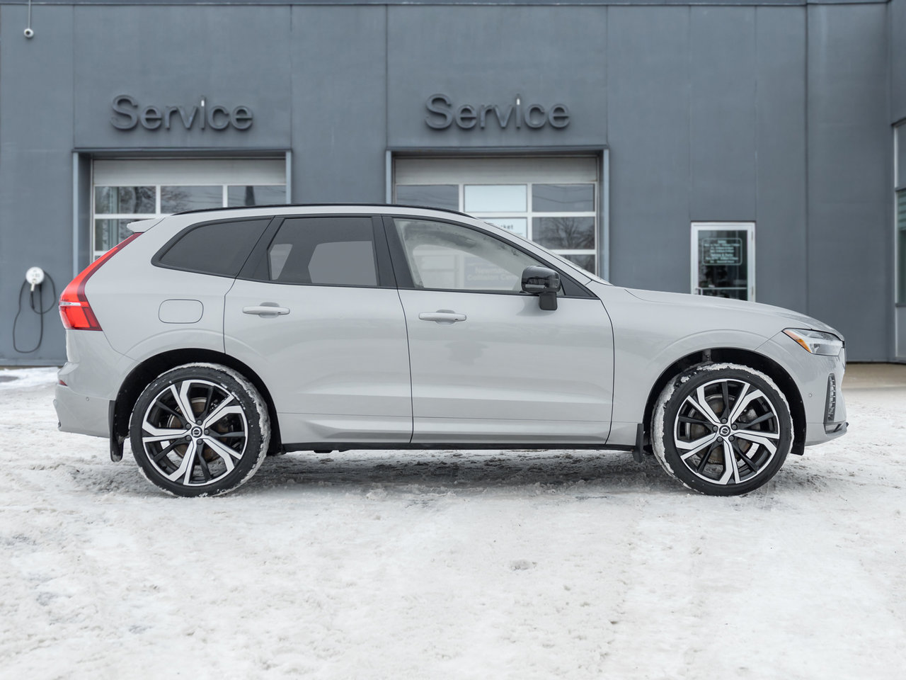 Volvo XC60 B6 AWD R-Design  BOWER & WILKINS  21 ALLOY WHEEL 2022-4