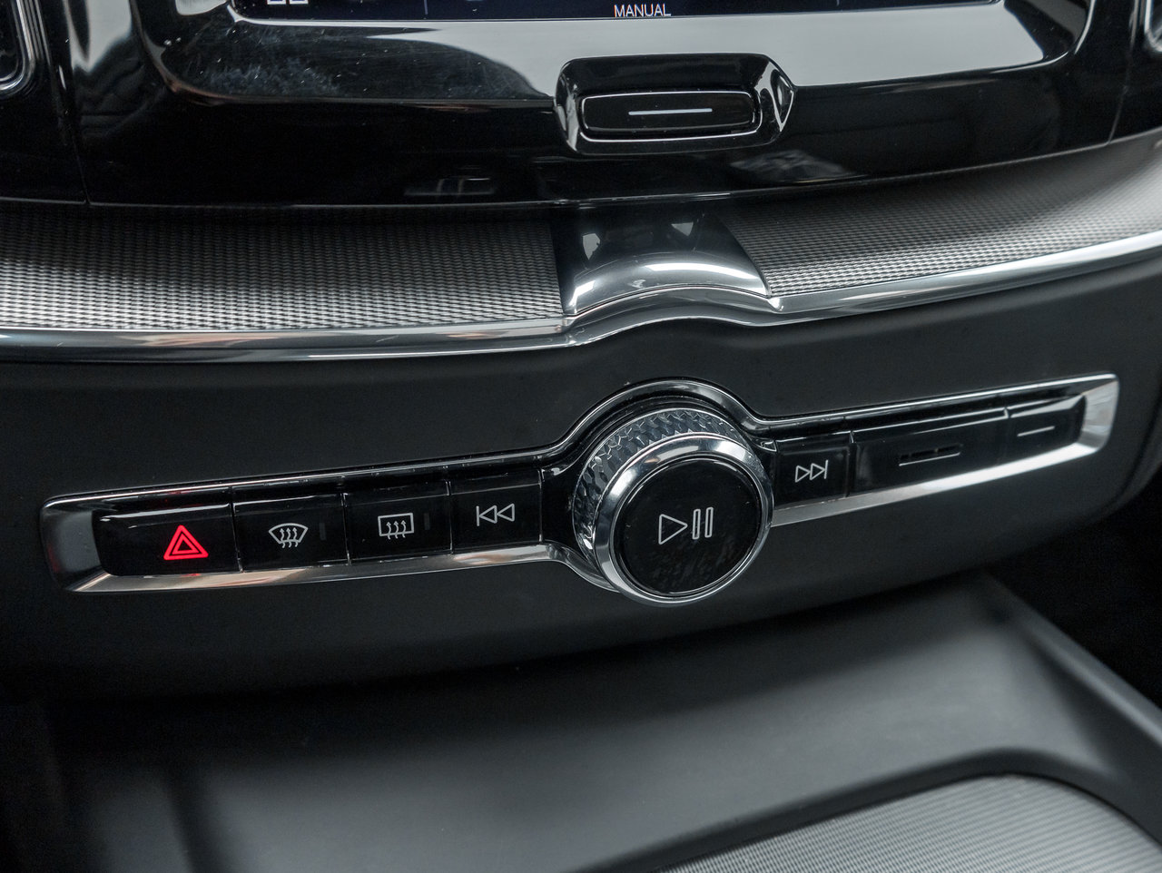 Volvo XC60 B6 AWD R-Design  BOWER & WILKINS  21 ALLOY WHEEL 2022-20