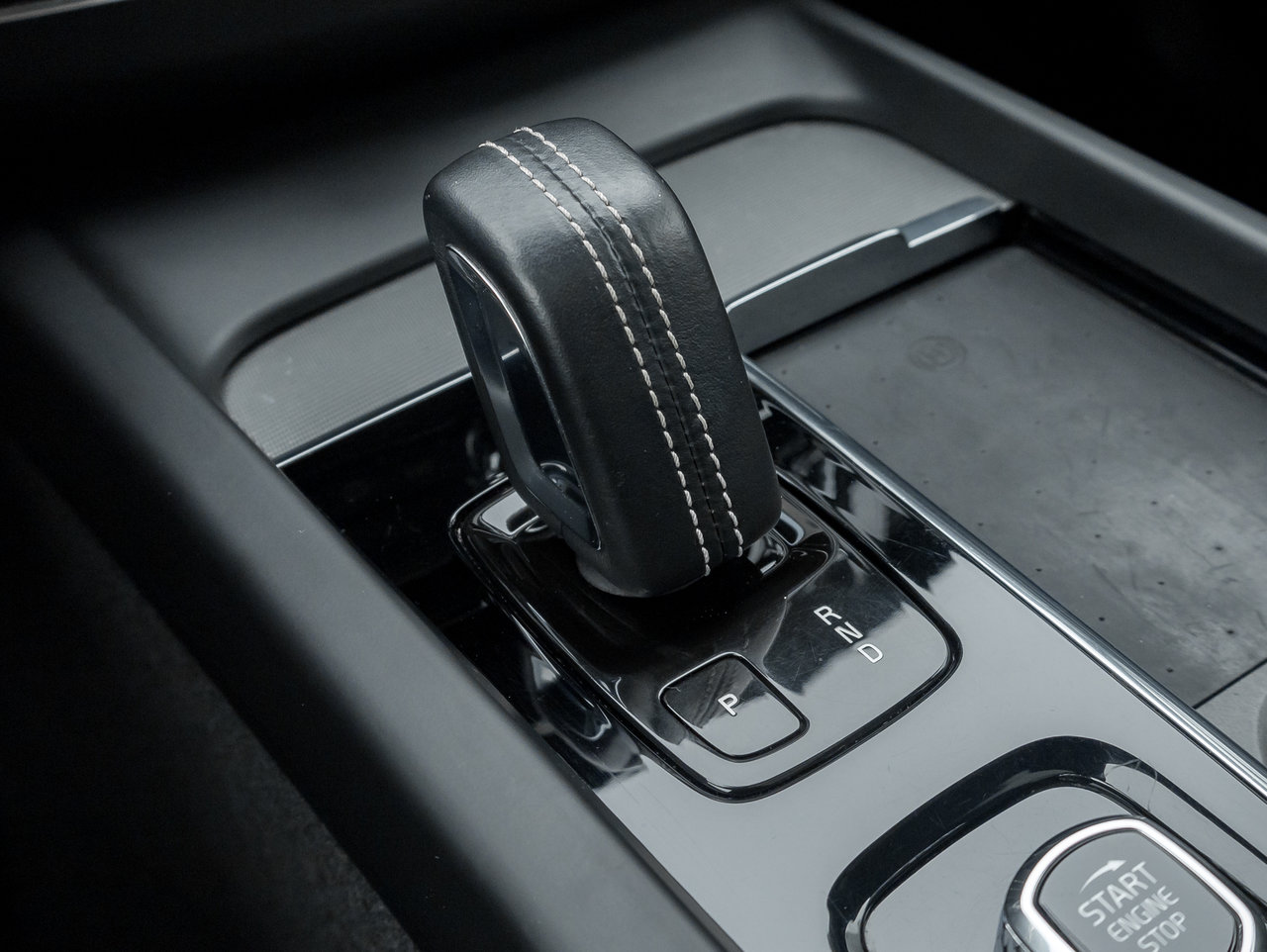 Volvo XC60 B6 AWD R-Design  BOWER & WILKINS  21 ALLOY WHEEL 2022-17