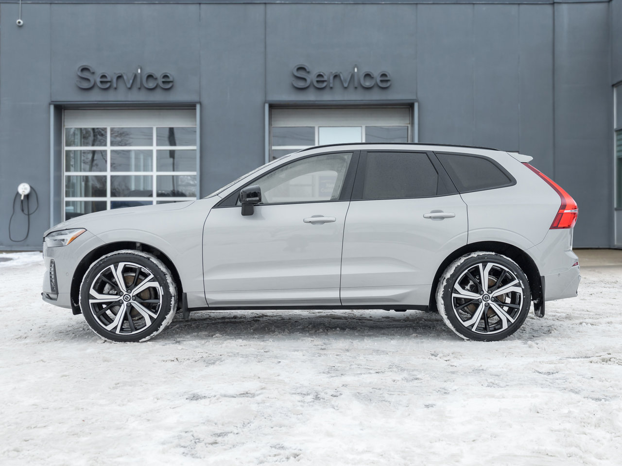 Volvo XC60 B6 AWD R-Design  BOWER & WILKINS  21 ALLOY WHEEL 2022-2