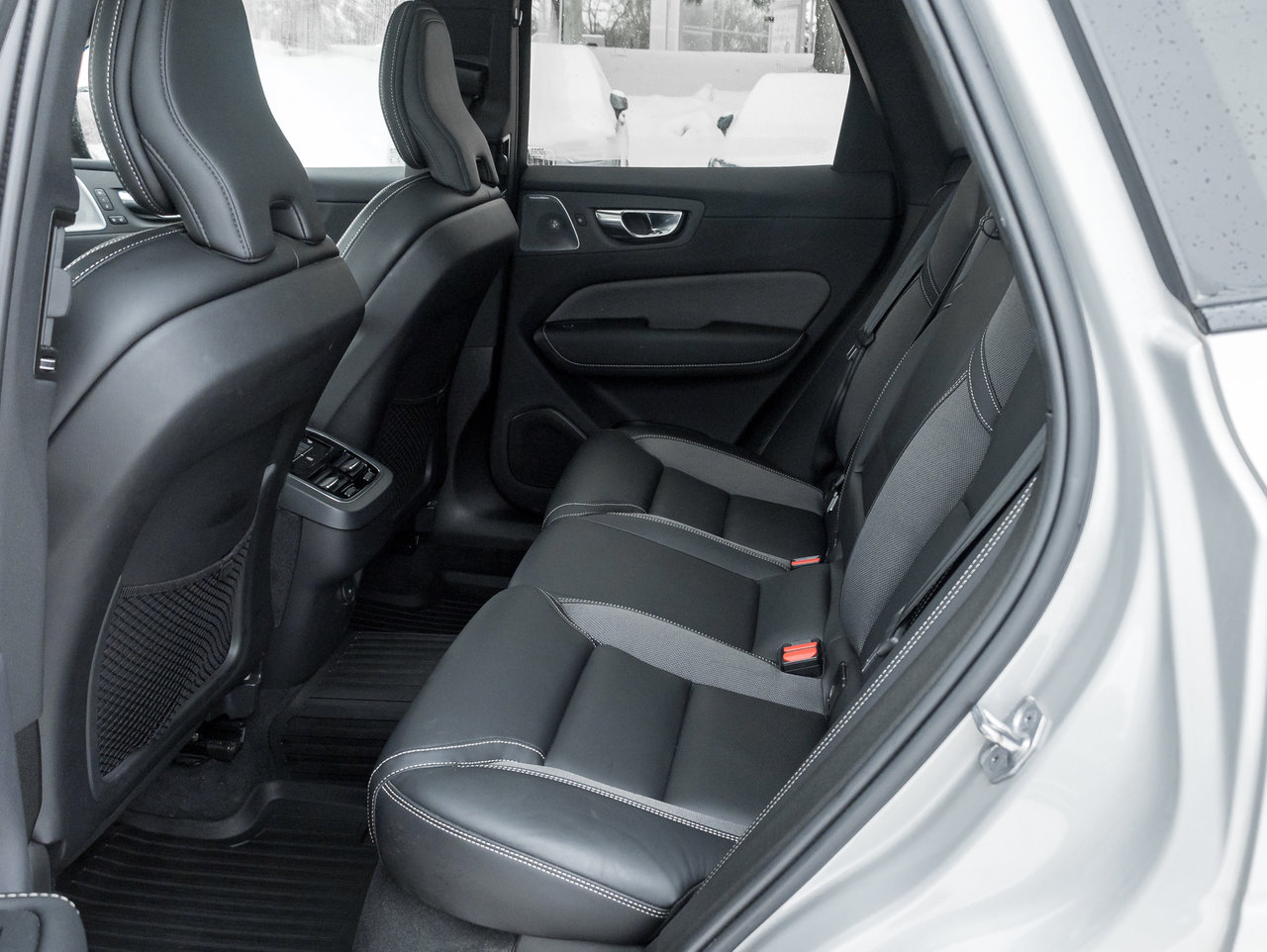 Volvo XC60 B6 AWD R-Design  BOWER & WILKINS  21 ALLOY WHEEL 2022-26