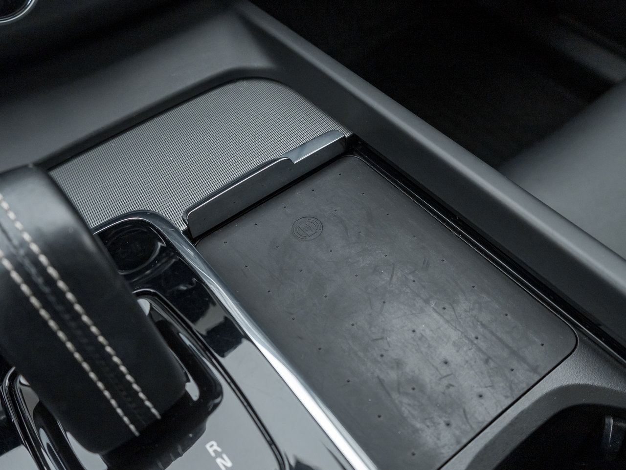 Volvo XC60 B6 AWD R-Design  BOWER & WILKINS  21 ALLOY WHEEL 2022-19