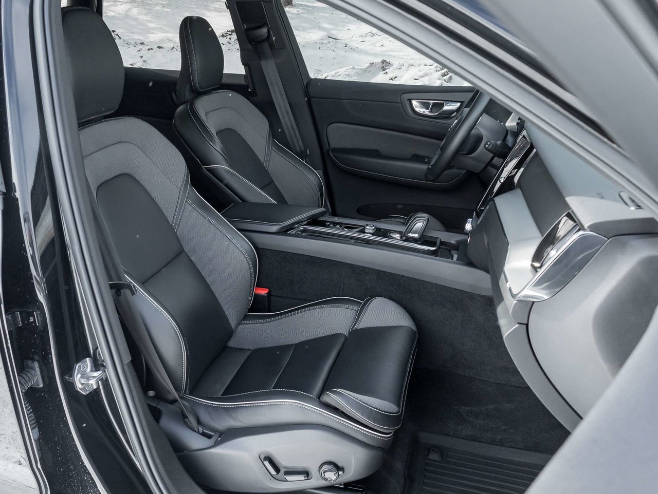 2022 Volvo XC60 R-Design-20