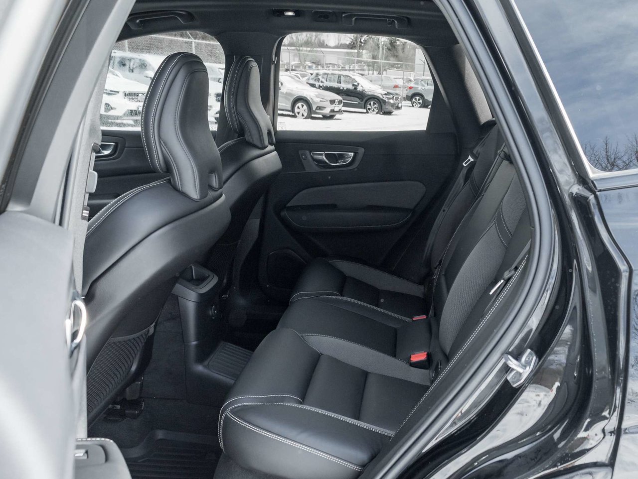 2022 Volvo XC60 R-Design-21