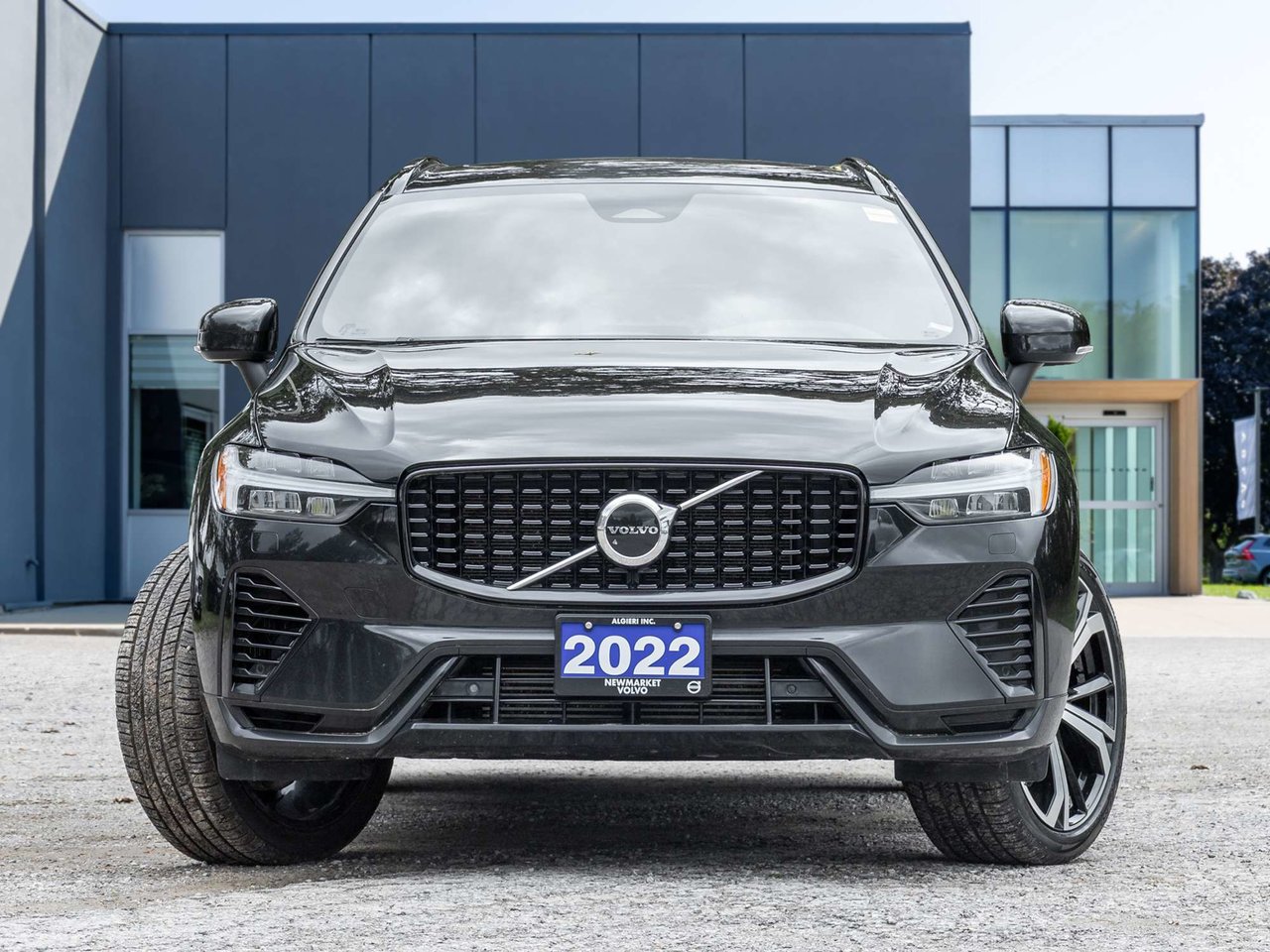 2022 Volvo XC60 R-Design-1