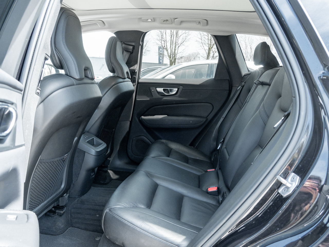 Volvo XC60 B5 AWD Momentum LOW KM  CPO FINANCE RATE fr 3.49%* 2022-20