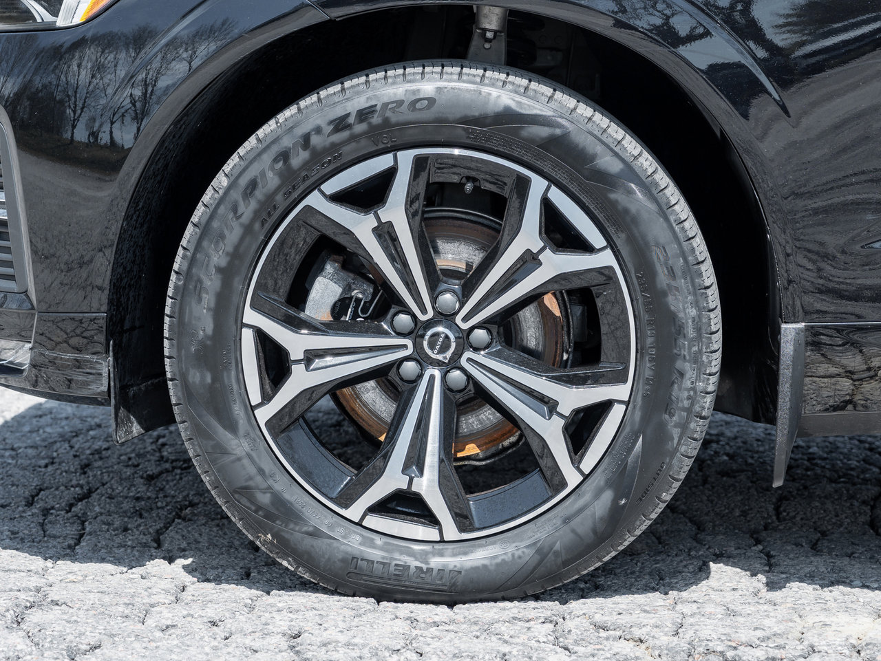 Volvo XC60 B5 AWD Momentum LOW KM  CPO FINANCE RATE fr 3.49%* 2022-3